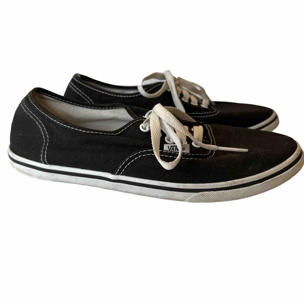 Vans Low Classic Black‎ Sneakers Mens7/Womens 8.5 Lace Up Off The Wall